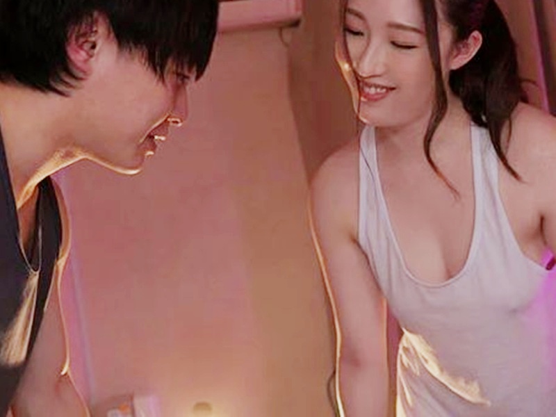 【巨乳のおばさん】『私が何度もイカせてあげるわ』友達の母さんがおっぱいで誘惑！若きチ◯ポは即勃起でハメたい