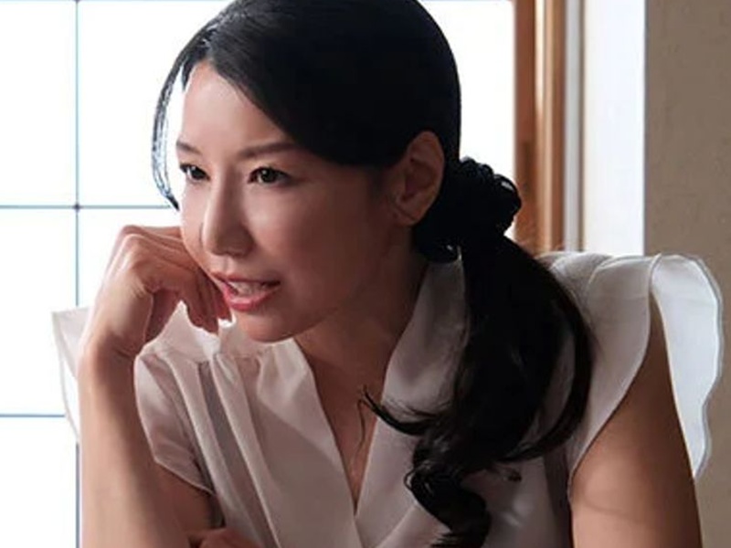 【人妻痴女】『ひょっとして、私とやりたい？』熟女が大学生のボクを誘惑する！このおばさんの腰振りがとてもすごい