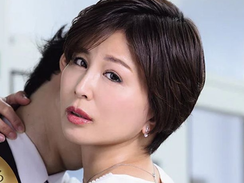 【不倫人妻】『犯されてる時が生きがいなの』相手してもらうためPTAにイク！若手教師にフェラして中出ししてもらう