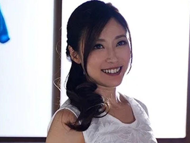 【熟女】『抜いてあげるわよ』憧れの優子叔母さんとたった２泊の同居！ボクの願い叶えてくれる、とても優しいおばさん