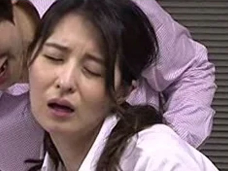 【ながえスタイル】『いいわっ、もっとして』レイプしたはずなのに、この人妻おばさん、自分から腰振って感じまくる