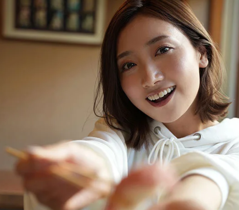 【不倫旅行】湯けむりの中で素肌を重ね、互いの温もりに溺れる。禁じられた温泉旅行の果てに待つ結末■加美杏奈