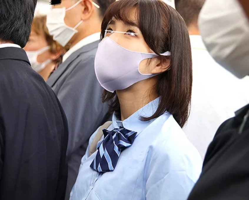 【痴漢】「あう...あん♡」制服姿のエロスレンダー清純女子校生がスケベ親父にカラダを弄られて...トイレで強引に中出しレイプ！