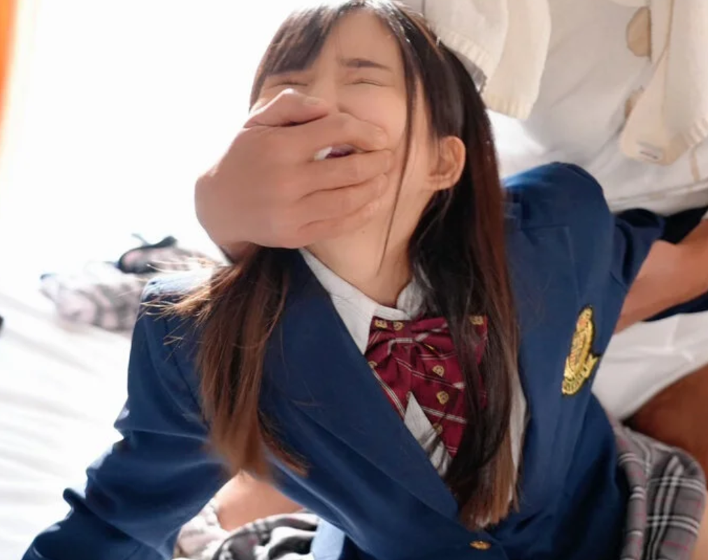 【レイプ】「テレビがうるさいんですけど...」クレームの仕返しに犯される制服姿のエロ巨乳なスレンダー美少女JK！■