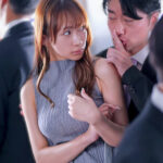 【痴漢されるOL】「声が出そう…」レイプ願望のあるスレンダーミニスカエロ美人な女社員が電車内セックス！花アリス