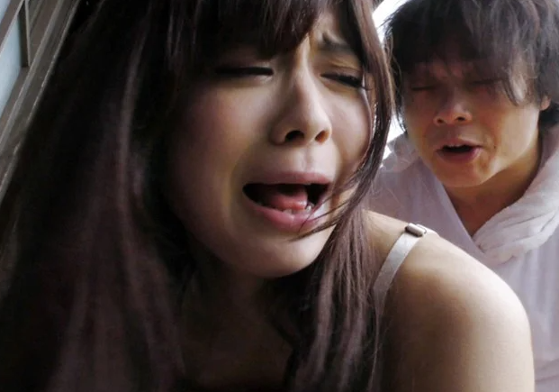 【田舎人妻NTR】「もうやめてぇ！」夫の借金返済に追い詰められたスレンダー美人な美乳エロ若妻が中出しセックス！■千野くるみ