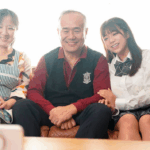 【近親相姦レイプ】「お義父さん、痛いです…！」ロリ顔スレンダー美乳な制服JKがエロ義理父に初体験を奪わる！川越にこ