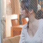 【熟女】配達先の綺麗な人妻が近所に住んでいることを知り・・無防備な姿が丸見えでドキドキと勃起が止まらない！＜小早川怜子＞