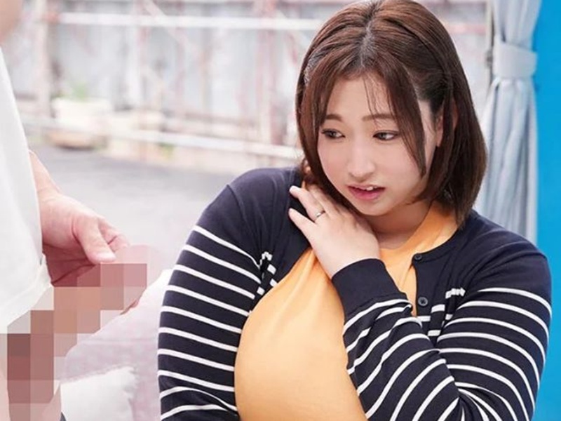 【人妻ナンパ】『もう私のものよ』マジックミラー号で巨根見て、即手コキ！キス中も、巨乳揉まれても、チ◯ポ放さない