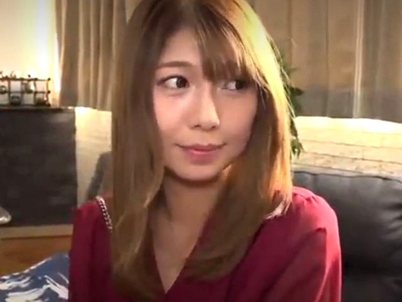 【人妻ナンパ】『えぇ、久しぶりだわ』誘ったセレブは欲求不満の三十路！生ち◯ぽを見た途端、手に取り咥え放さない