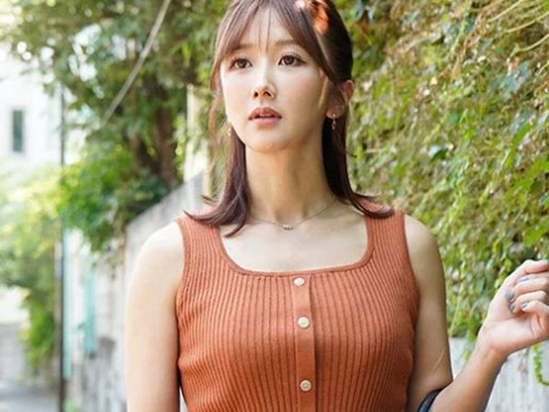 【NTR美人妻】『わたし寂しかったの』友達の夫との浮気はエスカレート！チ◯ポに魅せられ、快楽の虜となり咥えつくす