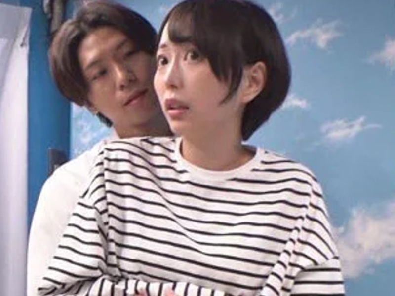 【マジックミラー号】『すぐそこにご主人がいますよ』だから気持ちくなっても声ガマンの奥さん！だって、聞かれちゃう