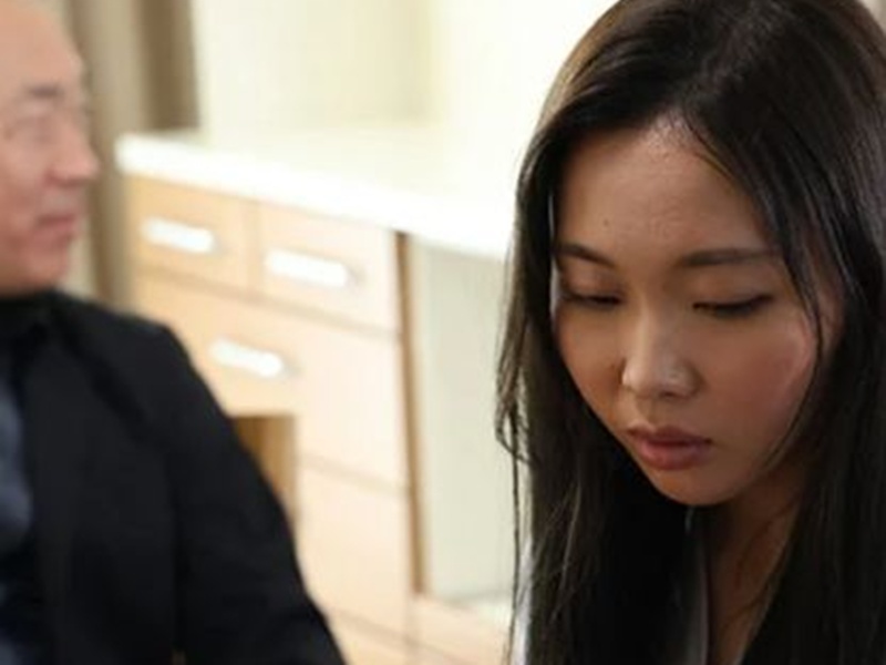 【人妻NTR】『覚悟はできたかい？奥さん』何人もの男たちに裸に剥かれ、おっぱいを晒し、レイプのように犯される！