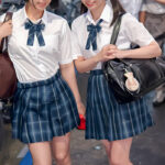 【女子校生】「あん♡あんッ♡」制服姿のスレンダーエロ美少女JKが男の部屋でアダルト動画を鑑賞していると…