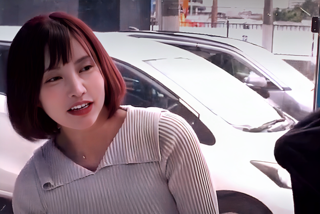 【マジックミラー・人妻】「子供がいるんで短時間なら...」デカチンを見て欲情してしまうスレンダーエロ美乳な美人主婦