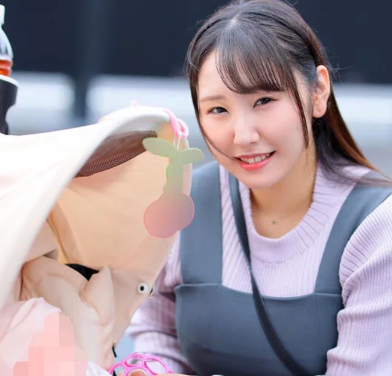 【マジックミラー号】~産後の人妻~「子供が産まれたばかりで♡」幸せ絶頂のデカ尻巨乳若妻が旦那の前で浮気NTRセックス！