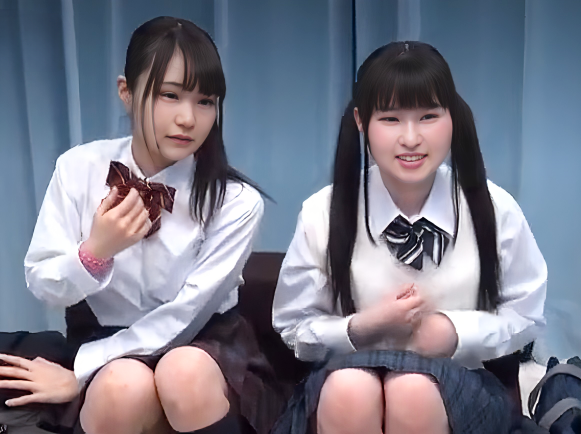 【マジックミラー号】「２人一緒なら安心でしょ♡」制服姿のスレンダーエロロリ美少女JKに声かけスケベな身体検査をすると…