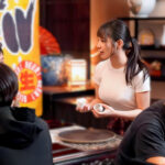 【バイトNTR】「帰れなくなっちゃった…♡」歳上好きのスレンダーエロ巨乳な美少女女子大生が中年の店主と不倫セックス！