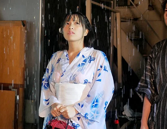 【貧乳娘NTR】「胸がなくて...中●生に間違われます…」スレンダーエロロリ体系な浴衣美少女が寝取られセックス！根尾あかり