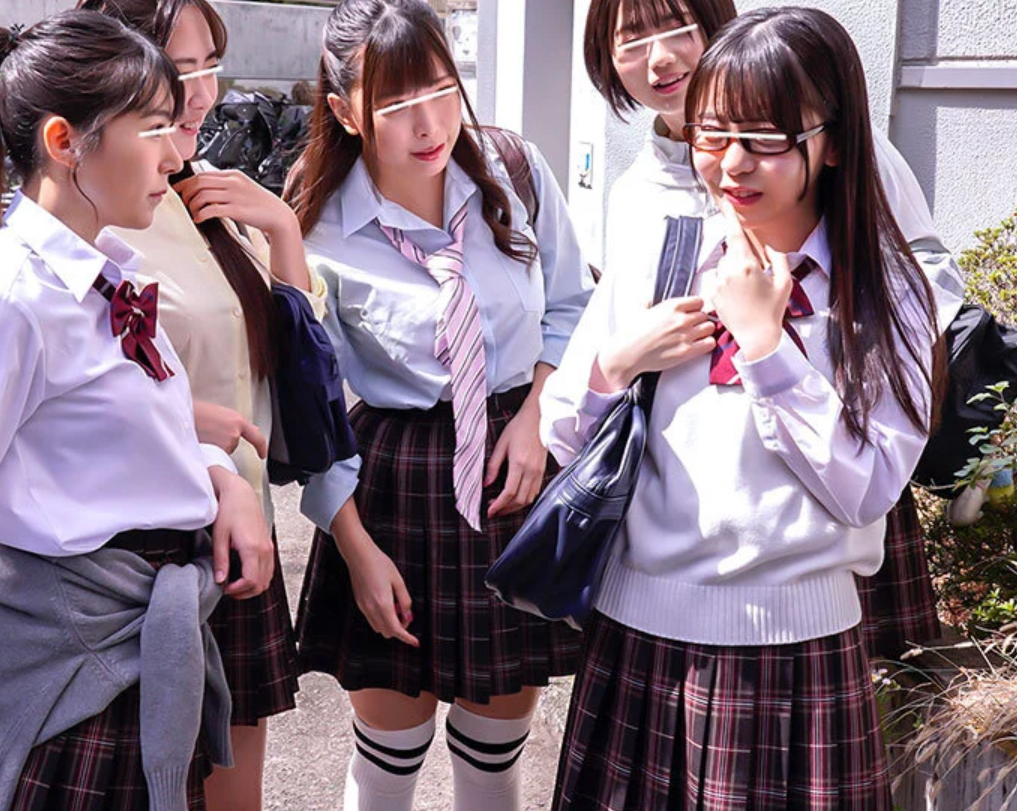 【地味なJKの初体験】「初めてで経験人数が５人！？」制服エロロリめがね女子校生が乱交パーティに参加しますが…