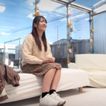 【マジックミラー号】「30分で友人呼ばないと生ハメ罰ゲーム」お金のためにスケベ企画に挑む素人のスレンダーエロ美乳JDが…