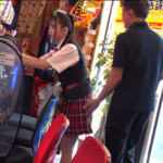 【パチ屋の店員】「この店の制服かわいい♡」SNSで見かけた店のスレンダー体型のロリ顔美少女が電車で痴漢され