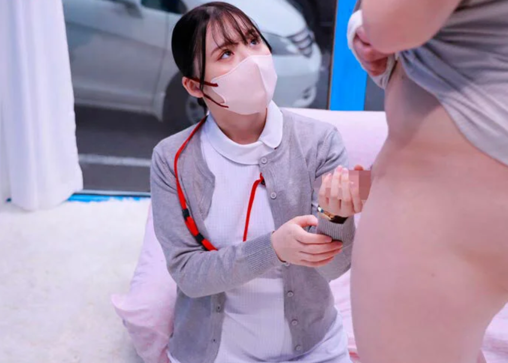 【MM号】「え？射精のお手伝い…ですか...？」スレンダーエロ美乳なロリかわ看護師が骨折でオナニーできない男性の性処理を…