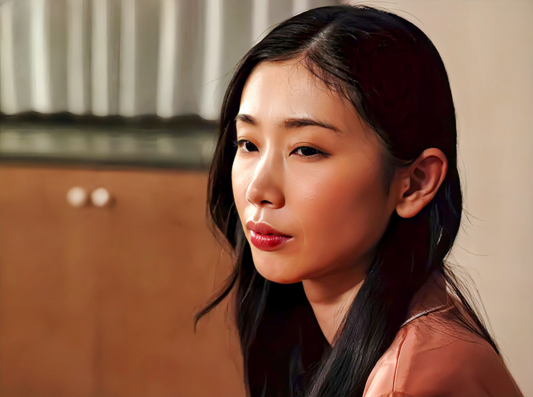 【逆恨みレイプ】「助けて…あなた...！」スレンダーでエロ貧乳な美人主婦が旦那に恨みを持つ覆面男に押し入り強姦される！