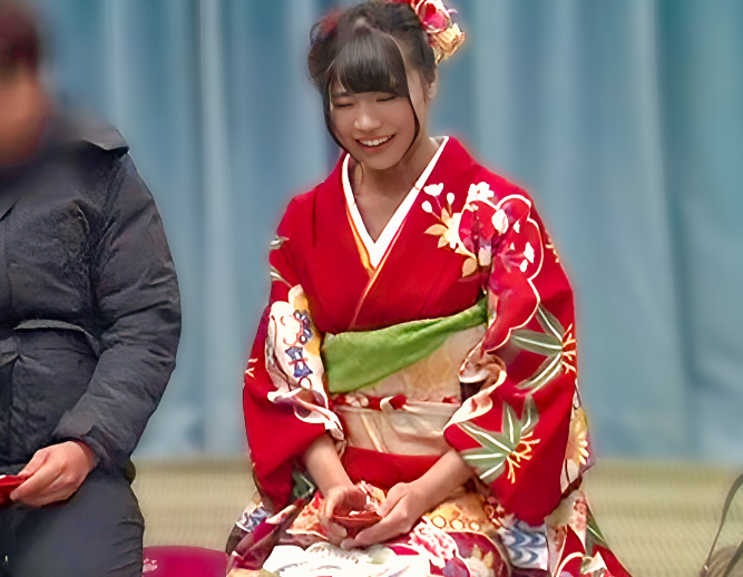 ★謹賀新年★~MM号~初詣帰りの着物ロリ顔美少女に声かけナンパ！スレンダーエロ美乳なOLスケベな野球拳に挑戦してみますが…