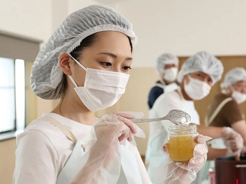 【ながえスタイル】『お願い、もう許してください』都会から来た人妻を男達が集団レイプ！村人を激怒させた顛末とは