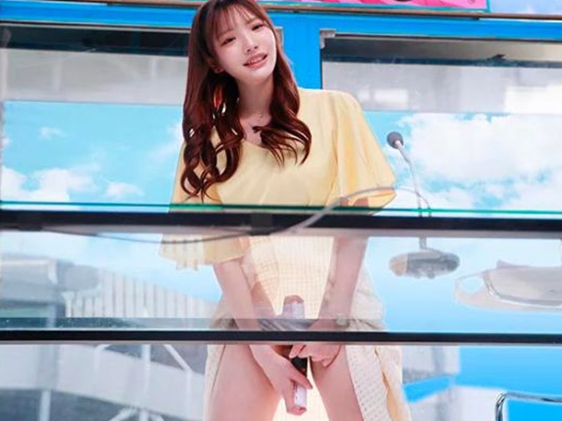 【マジックミラー号】『マッサージによるオマ◯コへの刺激で』マン汁垂れ流しながら実況する女子アナ志望の女子大生！