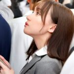 【満員電車】『何？この感触…さわられてるの？』痴漢テクに堕ちる！ほじられ本気汁が黒ストッキングを伝い滴り落ちる