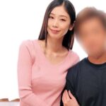 【奥さん欲情】『大きなオ◯ンポね』ヌード撮影で他人棒を見せられ、人妻が大興奮！夫の前なのにセックスしたいわ