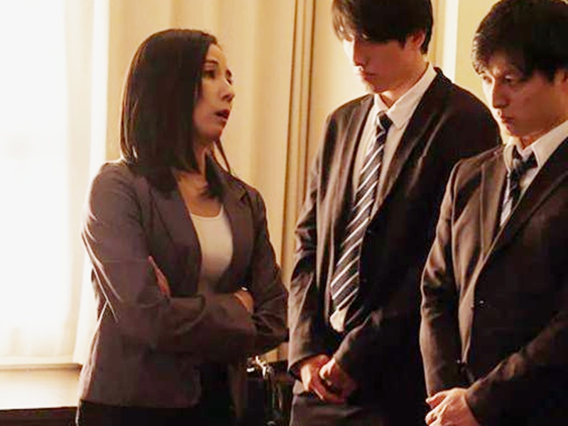 【高慢熟女】『あんたたち、どういう立場かわかってんの？』美人だが説教グセの女上司を酔わせて、セックス漬けに…