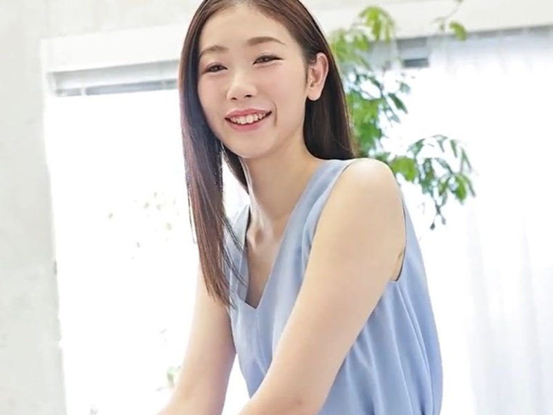 【美しすぎる人妻30歳】『セックスが気持ちよくってのめり込んじゃいました』小松杏はデビュー作でこの世界にハマった！