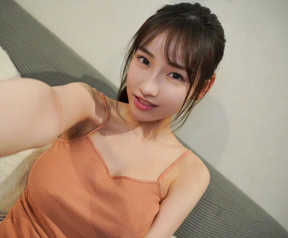 「九州で一番可愛い！」と噂のスレンダーエロ美乳なパイパン美少女が３０日間禁欲後にセックスをするとこうなる！山手梨愛