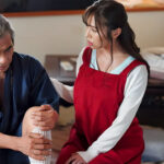 【人妻】「お義父さんの方が…上手くて大きいわ…♡」スレンダーエロ美乳な美人主婦が家庭内で中出し浮気セックス！上羽絢