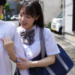 【女子校生】「私達仲良しデース♡」2人のスレンダーエロ美乳なロリ体型JKがマゾ男に痴女プレイ！松本いちか 白桃はな