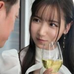 【逆寝取られ】『おいしい？もう一回欲しい？』口移しでワインを飲ませてくれる美人！会社一可愛いカノジョと金曜の夜