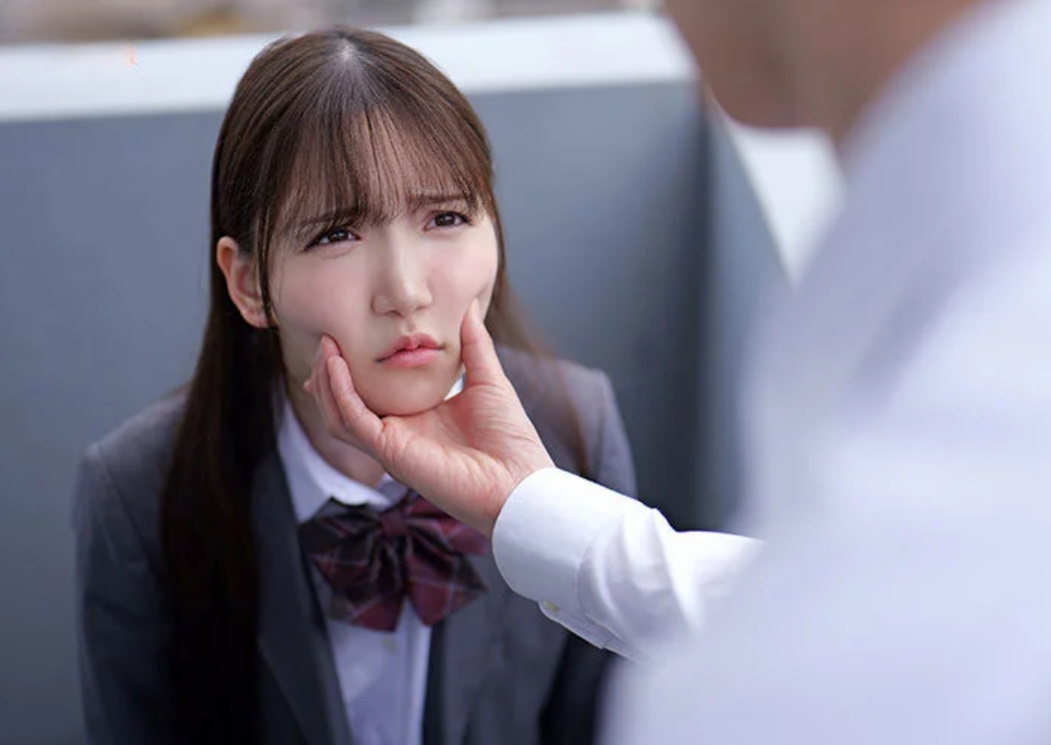 【女子校生】「痛く…シテください...♡」制服姿のスレンダーエロロリ美乳な美少女JKがSMプレイにハマってしまったようで…