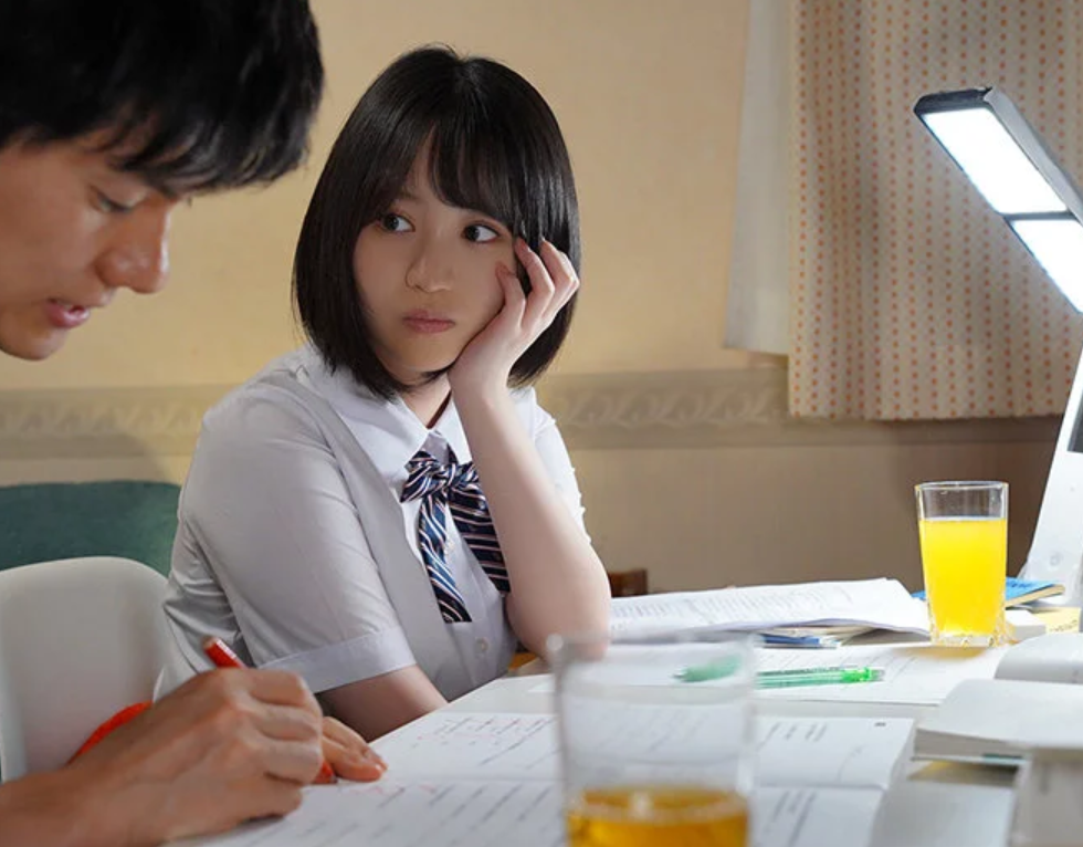 【女子校生NTR】「年上の男って何か魅力あるのよね...」スレンダーエロ美乳なエロロリ美少女JKがカテキョ男と浮気しちゃう！