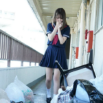 【女子校生レイプ】「片付けを…お願いできませんか...？」制服姿のスレンダーエロ美乳な美少女JKが隣人にクレームを言うと…