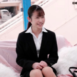 【マジックミラー号】「就職活動中で…」素人のスレンダーエロ美乳な美少女JDに声かけナンパ！スーツ姿で騎乗位セックス！