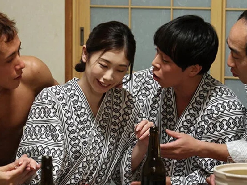 【ながえスタイル】『奥さん、本当にきれいですね』愛する妻を抱かせたい！寝取られの館でダッチワイフにされた妻