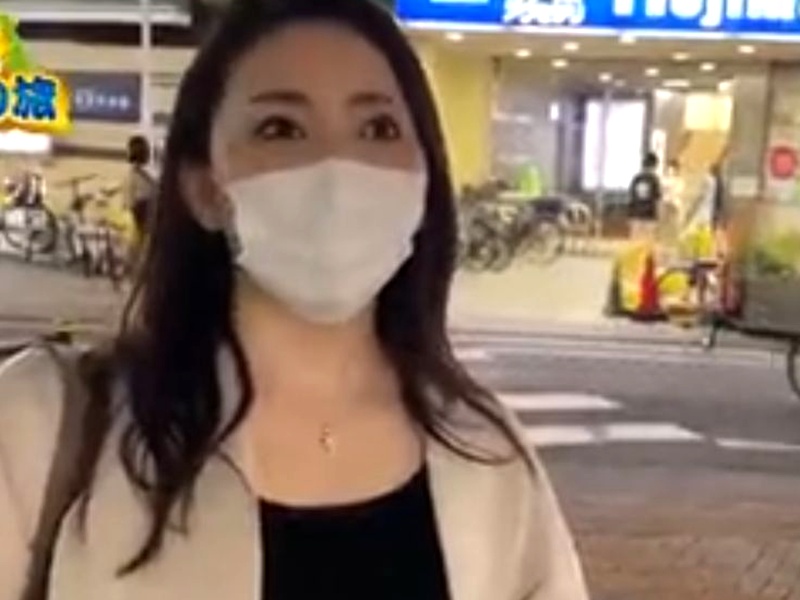 【素人ナンパ】『時間ないけど、ちょっとだったらいいですよ』見るからに美人の熟女をゲット！部屋につれてきて…