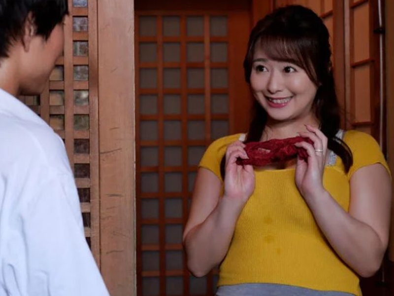 【ぽっちゃり妻】『おばさんと、しよっか？』若い男を見て、ウキウキの近所の絶倫奥様！チ○ポが馬鹿になるまで搾精