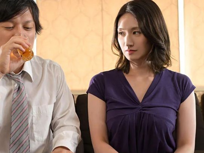 【寝取られる妻】『もう、飲んでばっかり、スル気はあるの？』会社の後輩と嫁を二人きりに！こいつこんなに絶倫だったとは