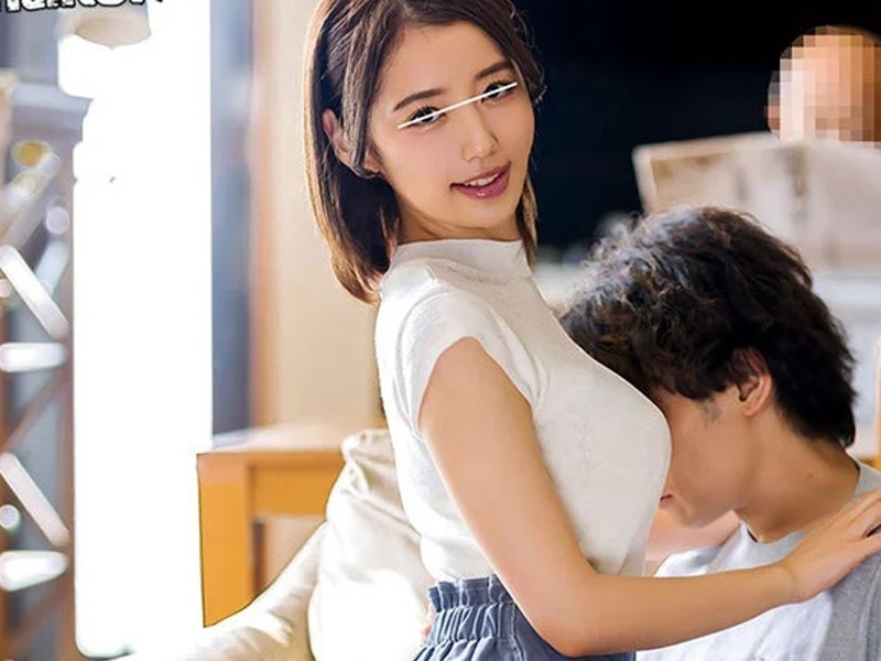 【美人義母】『疲れてるでしょ、肩揉んであげるわ』優しいママ母のロングスカートの下はヌレヌレで、即ズボ準備OK