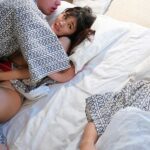 【寝取られた人妻】『見なよ、よーく寝てるじゃねえか』浴衣姿の旅館で友達の嫁と不倫セックス！隣ではダンナが夢心地