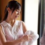 【兄の嫁】「雨で濡れちゃった…♡」スレンダーエロ美乳な美人主婦の義理の姉のブラ透け姿に興奮した男が襲い掛かる！